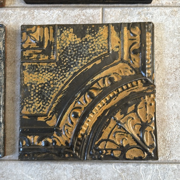 Metal Distressed Square Wall Decor! - Picture 7 of 7